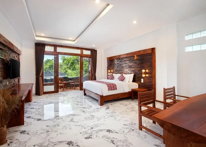 Golden Lotus Deluxe Guest house 3*